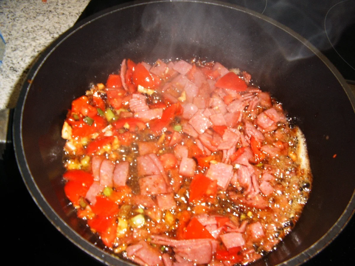 Spitzpaprika gefüllt mit Nudeln und Salami - Rezept - Bild Nr. 1949