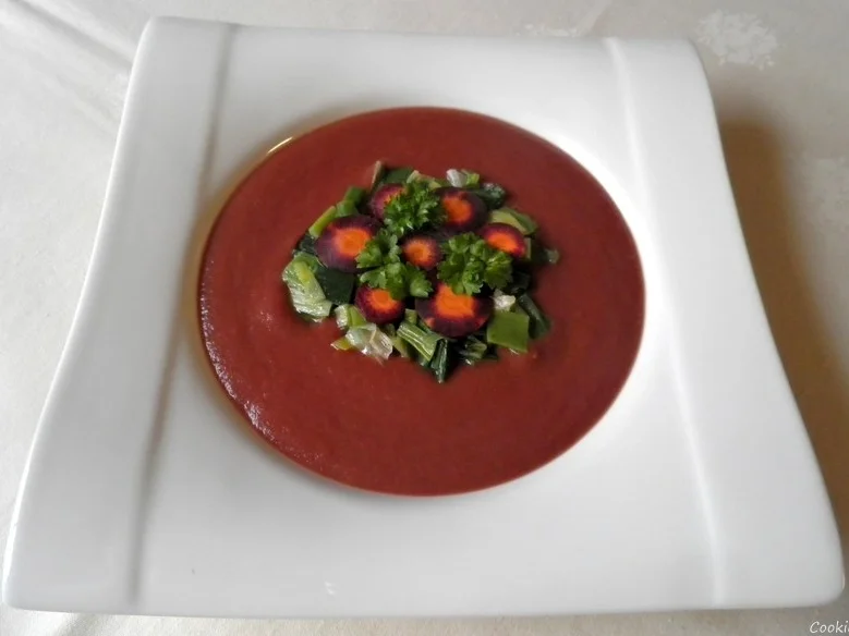 Cremige Kartoffelsuppe mit violetten Karotten ... und Laucheinlage ... - Rezept - Bild Nr. 1952
