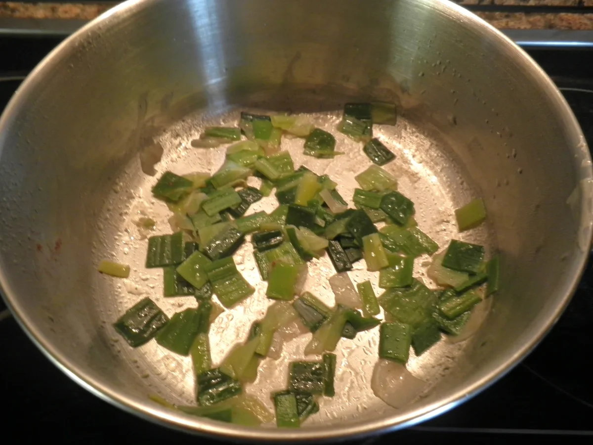 Cremige Kartoffelsuppe mit violetten Karotten ... und Laucheinlage ... - Rezept - Bild Nr. 1957