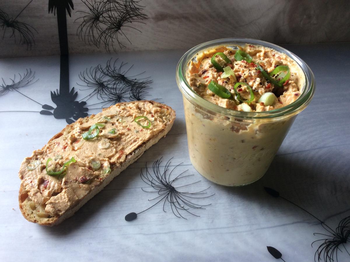 Sanddorn Sweet Chili Käsecreme - einfach - 229 kcal/100g Sanddorn Sweet Chili Käsecreme - einfach - 229 kcal/100g