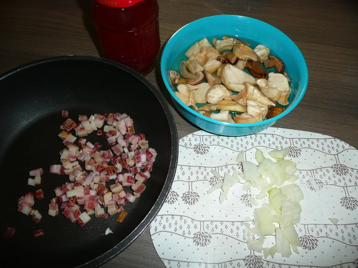 Rezept: Syrische Hackbällchen an Graupenmix und Pilzsoße. Bild Nr. 2039 Syrische Hackbällchen an Graupenmix und Pilzsoße. - Rezept - Bild Nr. 2039