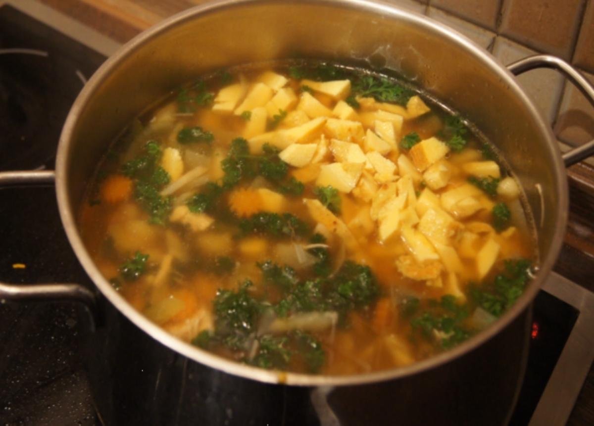 Hähnchen-Gemüse-Nudelsuppe mit Eierstich - Rezept - Bild Nr. 2051