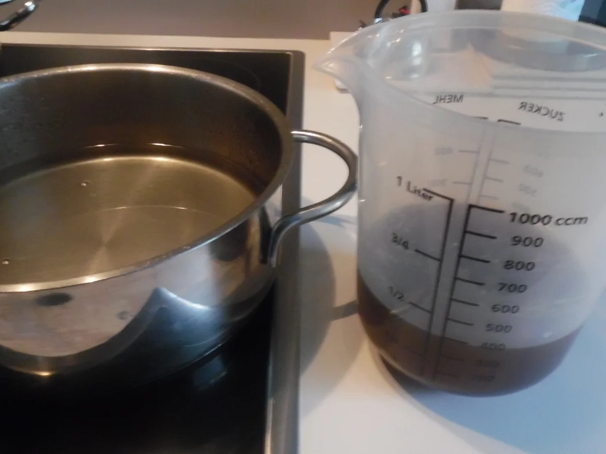 Rezept: Walnuss-Likör Bild Nr. 2036 Walnuss-Likör - Rezept - Bild Nr. 2036