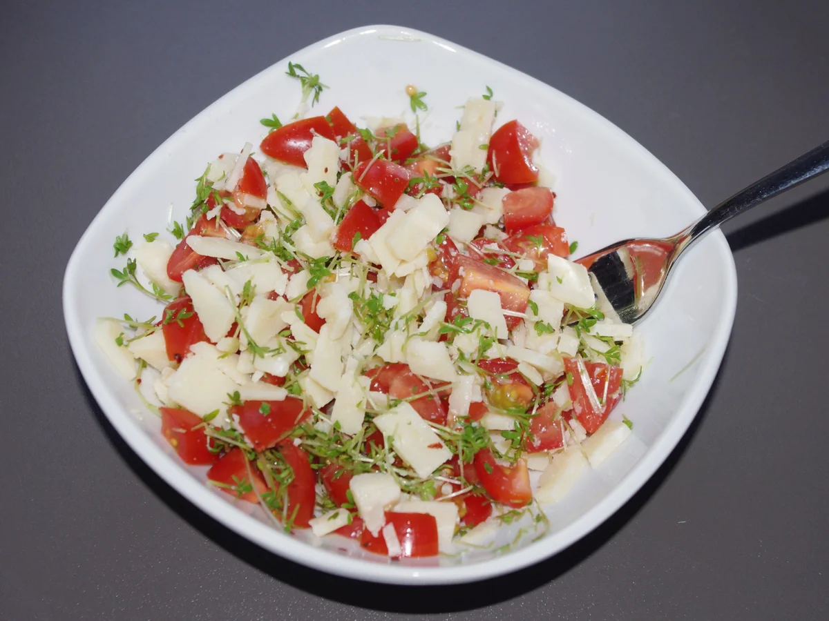 Rezept: Safran Ravioli mit Grana Padano, Kresse und Tomaten Füllung Bild Nr. 2037 Safran Ravioli mit Grana Padano, Kresse und Tomaten Füllung - Rezept - Bild Nr. 2037