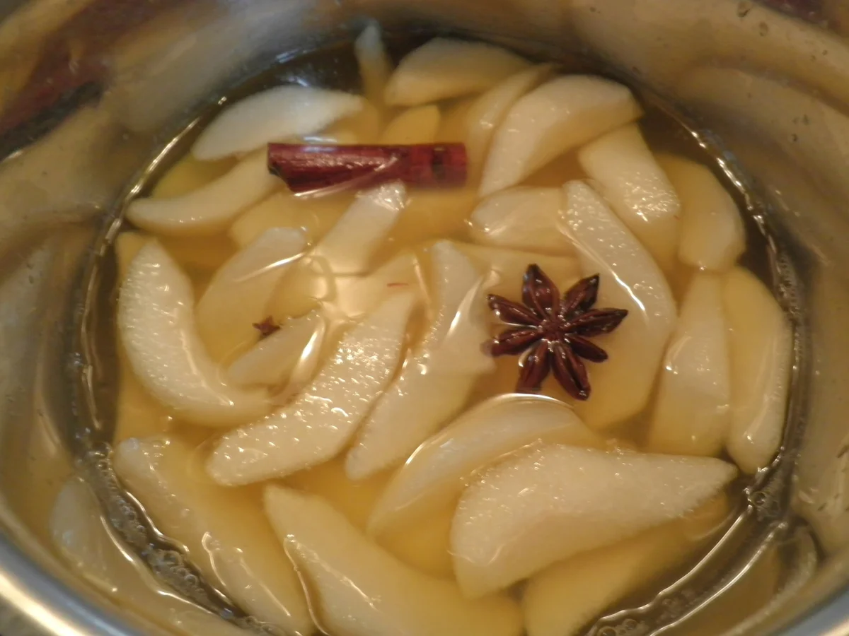 Schokoladen - Tarte ... mit Safranbirnen - Rezept - Bild Nr. 2052