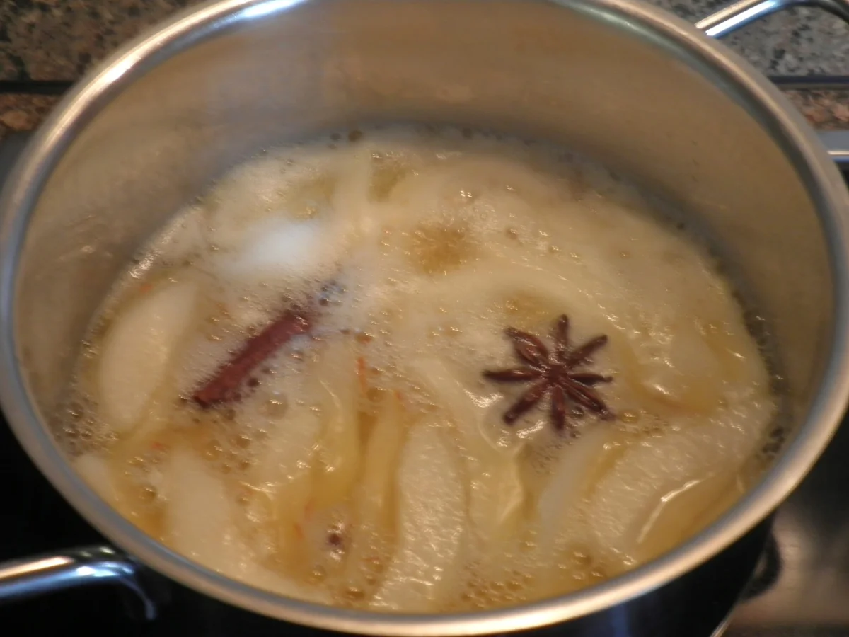 Schokoladen - Tarte ... mit Safranbirnen - Rezept - Bild Nr. 2053