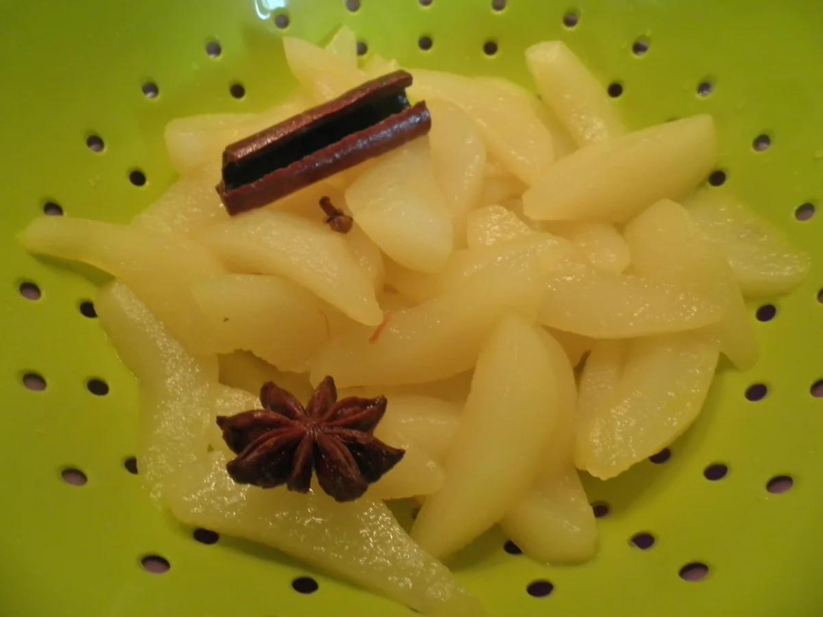 Schokoladen - Tarte ... mit Safranbirnen - Rezept - Bild Nr. 2054