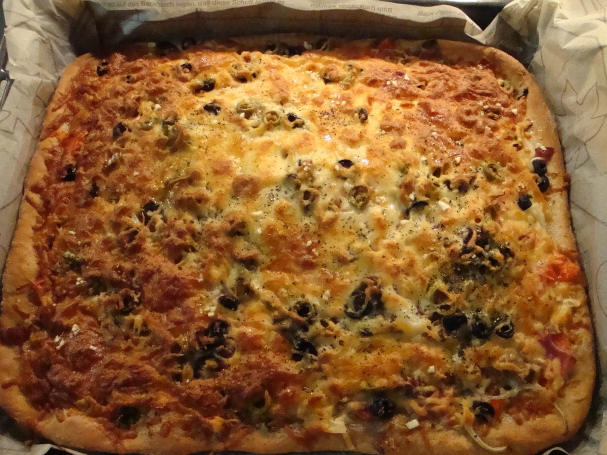 Rezept: Bunte Pizza mit Quark- Öl-Teig pikant Bild Nr. 2042 Bunte Pizza mit Quark- Öl-Teig pikant - Rezept - Bild Nr. 2042