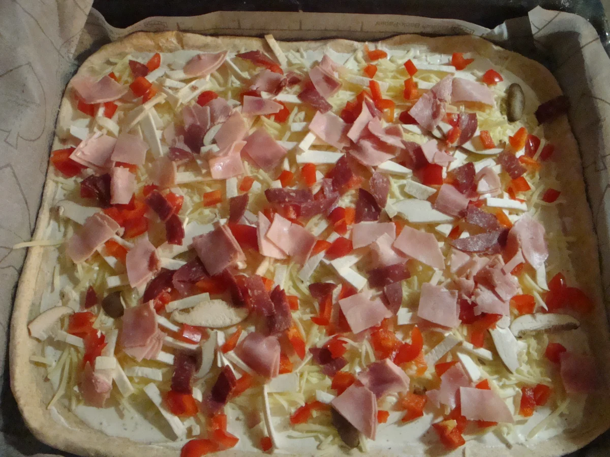 Rezept: Bunte Pizza mit Quark- Öl-Teig pikant Bild Nr. 2049 Bunte Pizza mit Quark- Öl-Teig pikant - Rezept - Bild Nr. 2049