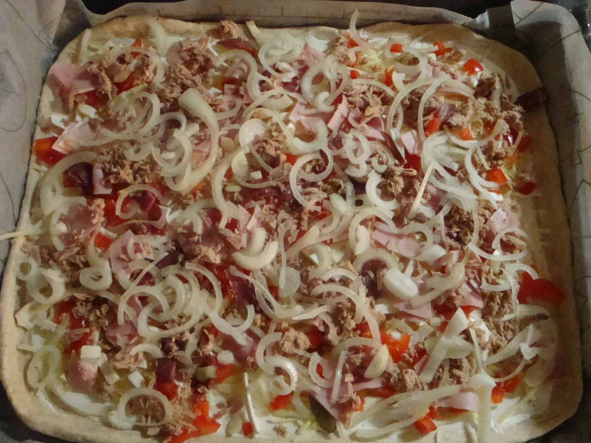 Rezept: Bunte Pizza mit Quark- Öl-Teig pikant Bild Nr. 2051 Bunte Pizza mit Quark- Öl-Teig pikant - Rezept - Bild Nr. 2051