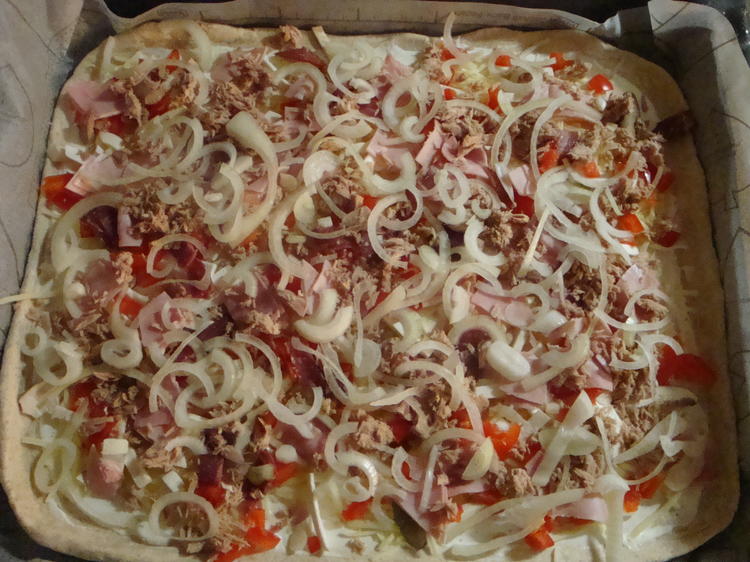 Bunte Pizza mit Quark- Öl Teig pikant - einfach - von erdbeere1706