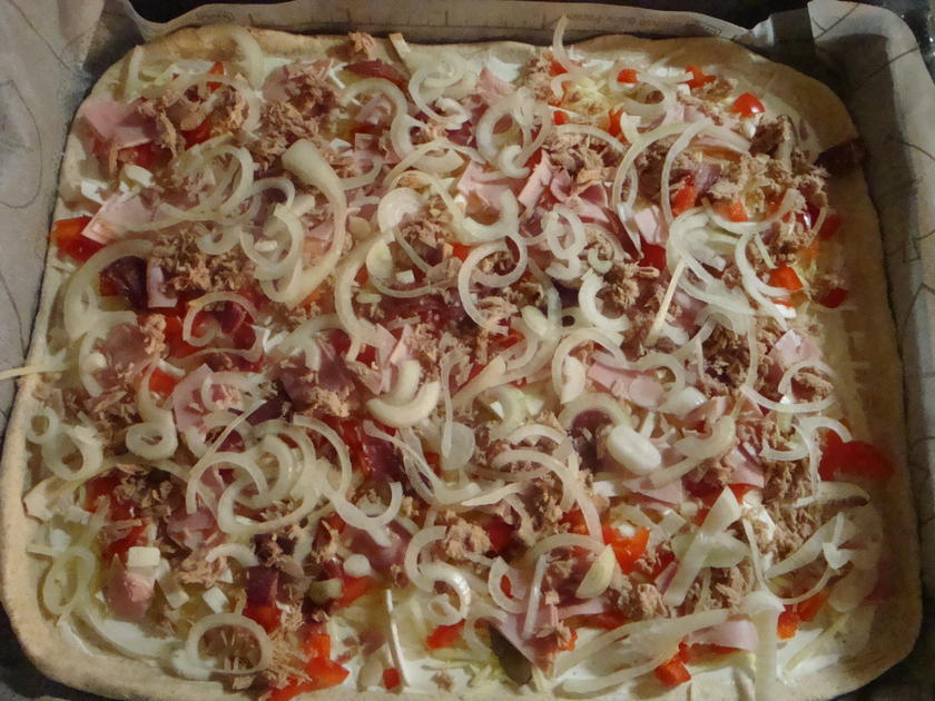 Bunte Pizza mit Quark- Öl Teig pikant - einfach - von erdbeere1706