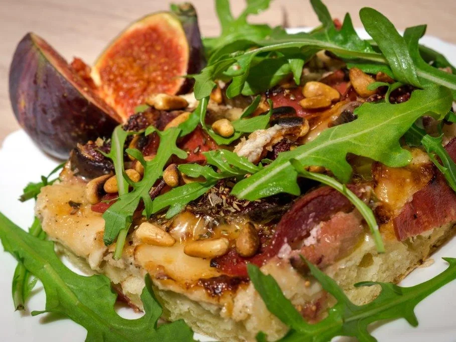 Rezept: Sizilianischer Ziegenkäse - Feigen - Salami - Flammkuchen Bild Nr. 2047 Sizilianischer Ziegenkäse - Feigen - Salami - Flammkuchen - Rezept - Bild Nr. 2047