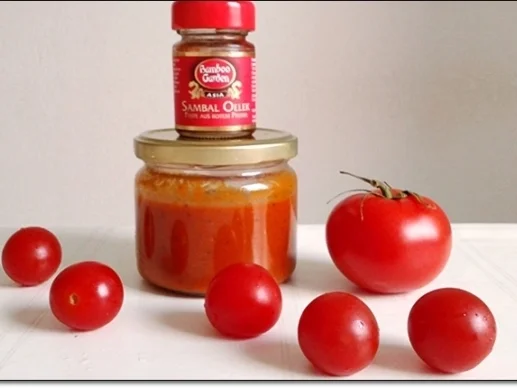 Rezept: Raffinierte Tomatensauce nicht nur für Chickenburger Bild Nr. 2110 Raffinierte Tomatensauce nicht nur für Chickenburger - Rezept - Bild Nr. 2110