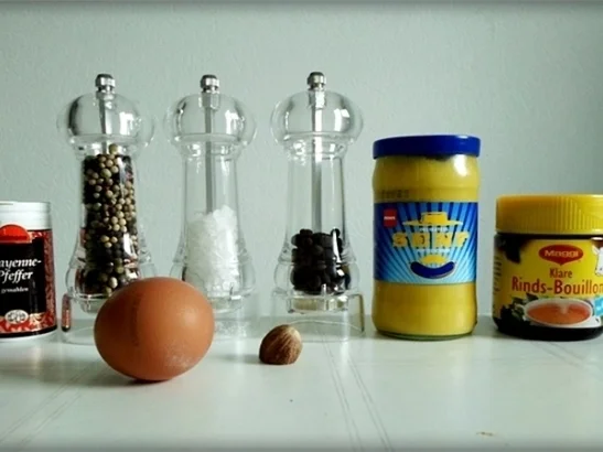 Rezept: Mini Fleischbällchen am Spieß mit scharfer Tomatensauce Bild Nr. 2114 Mini Fleischbällchen am Spieß mit scharfer Tomatensauce - Rezept - Bild Nr. 2114