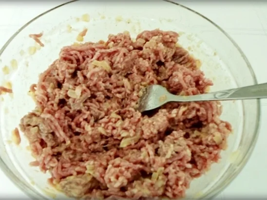 Rezept: Mini Fleischbällchen am Spieß mit scharfer Tomatensauce Bild Nr. 2116 Mini Fleischbällchen am Spieß mit scharfer Tomatensauce - Rezept - Bild Nr. 2116