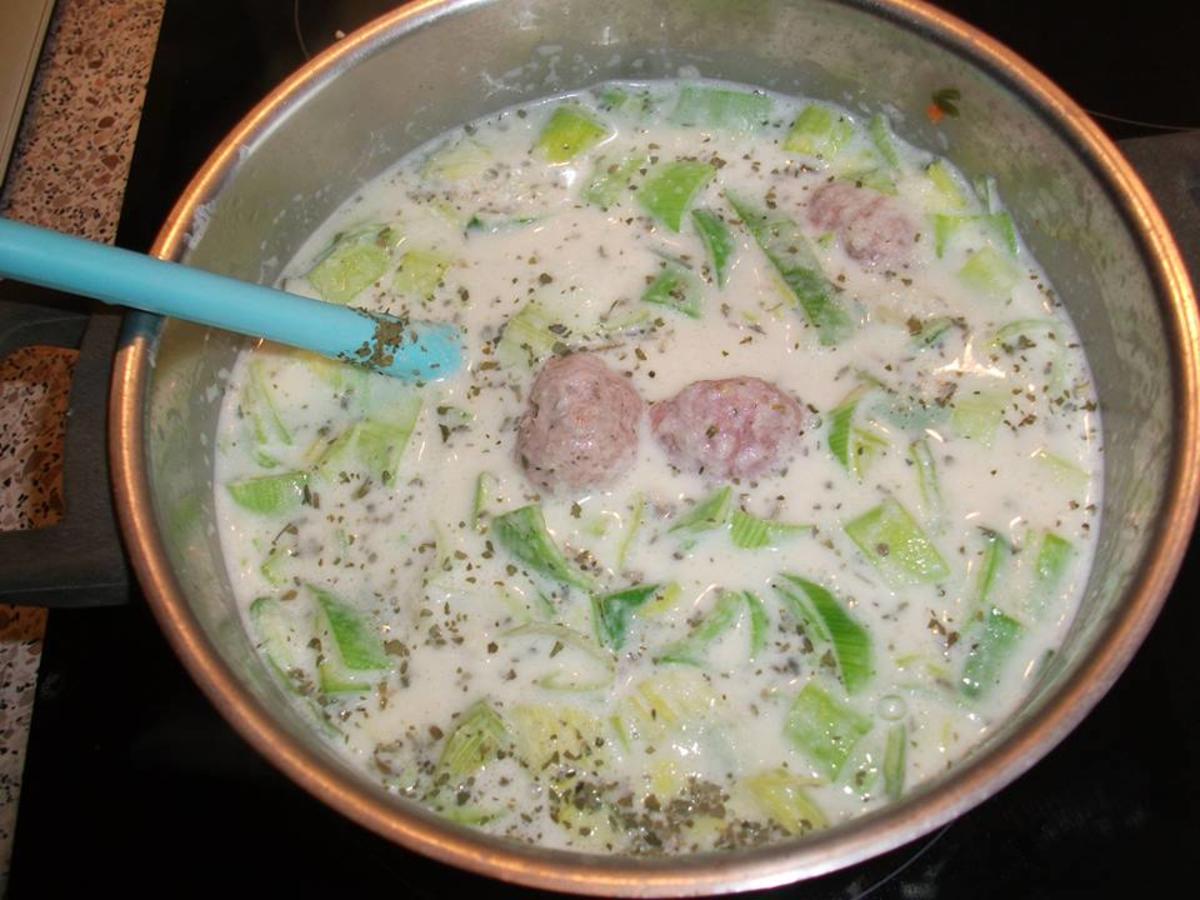 Blumenkohlsuppe mit Hackbällchen - Rezept - Bild Nr. 2126