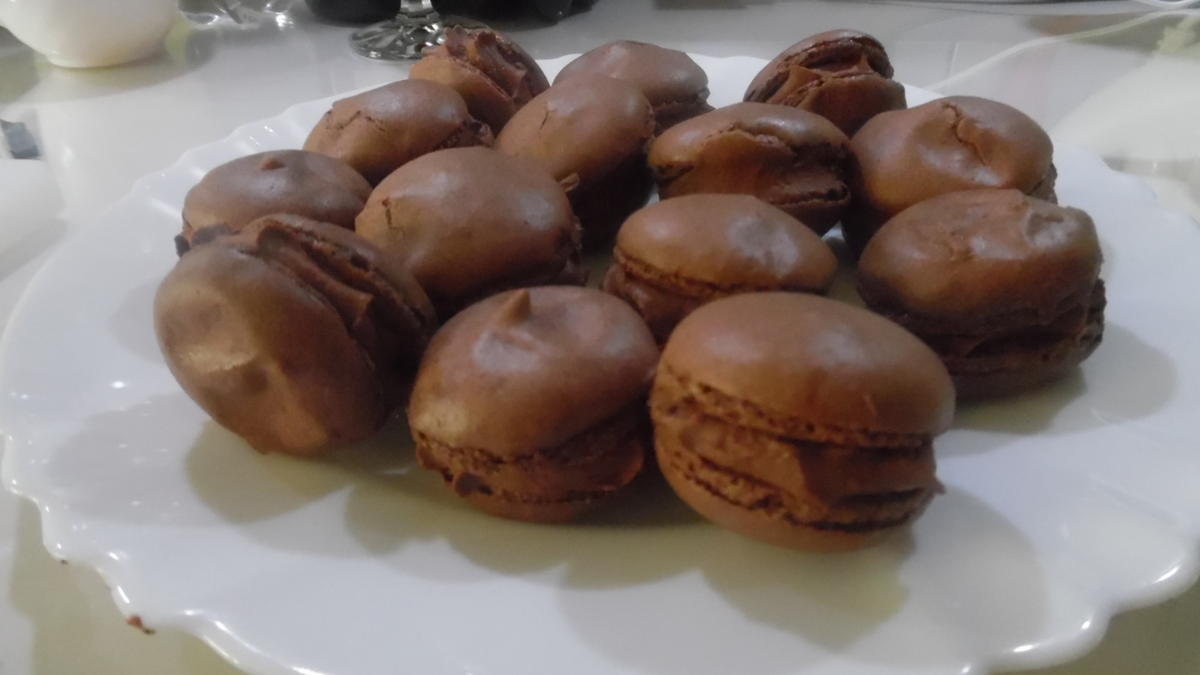Macarons mit Schokoladen-Füllung - Rezept - Bild Nr. 2123