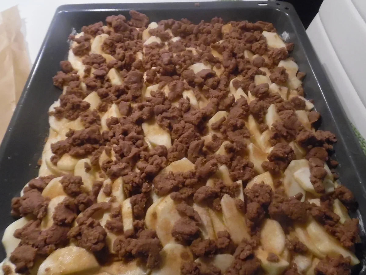 Rezept: Dinkel-Apfelkuchen mit "Jumbo-Schokostreusel" Bild Nr. 2132 Dinkel-Apfelkuchen mit "Jumbo-Schokostreusel" - Rezept - Bild Nr. 2132