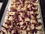 Flammkuchen mit Birne, Camembert, Radicchio und Walnüssen - Rezept - Bild Nr. 2137