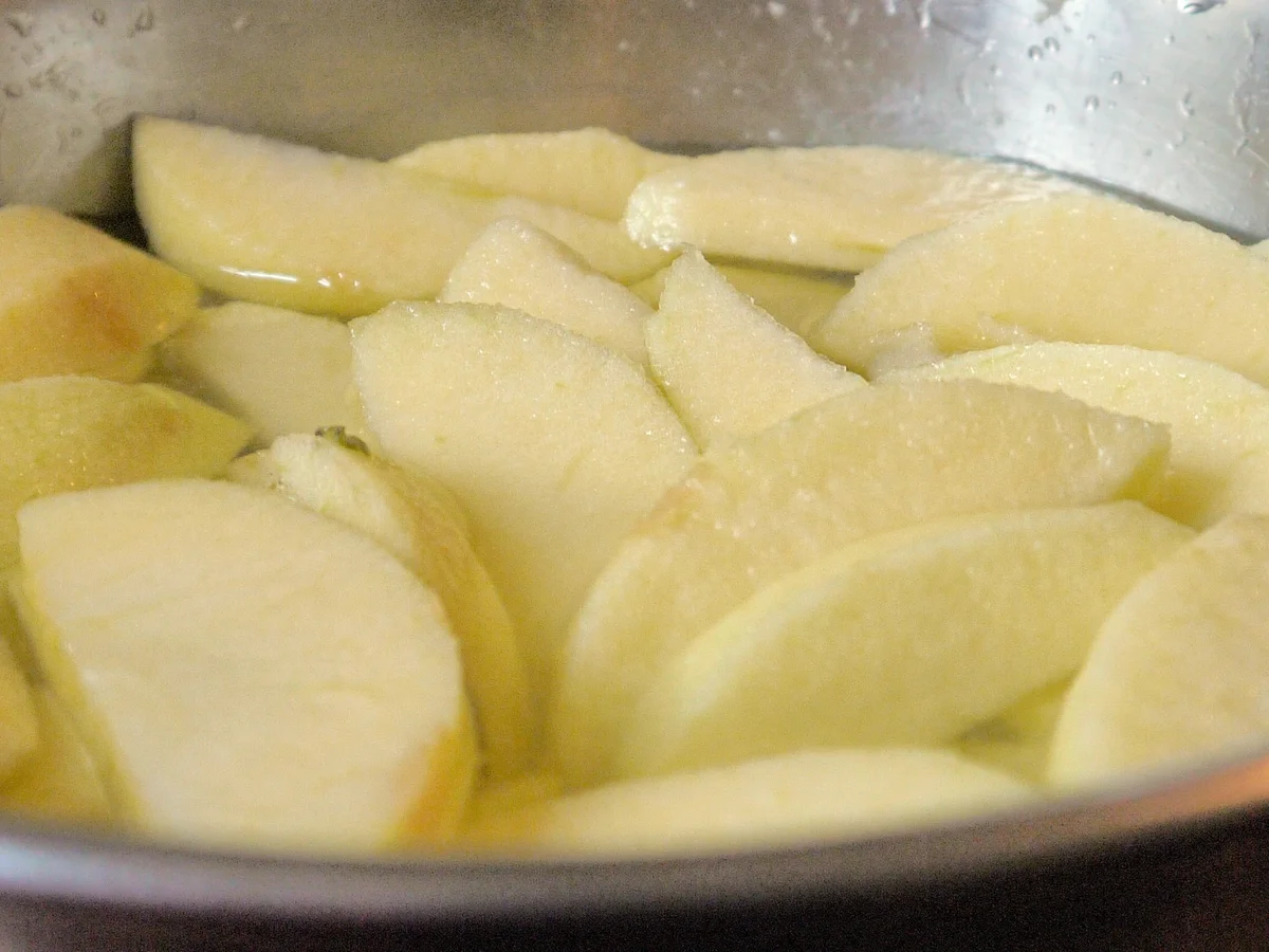 Tarte Tatin mit Vanillesoße - Rezept - Bild Nr. 2152