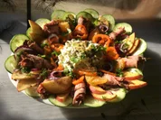 Kleine Vorspeisenplatte mit Hüttenkäse und Roastbeef - Rezept - Bild Nr. 2137