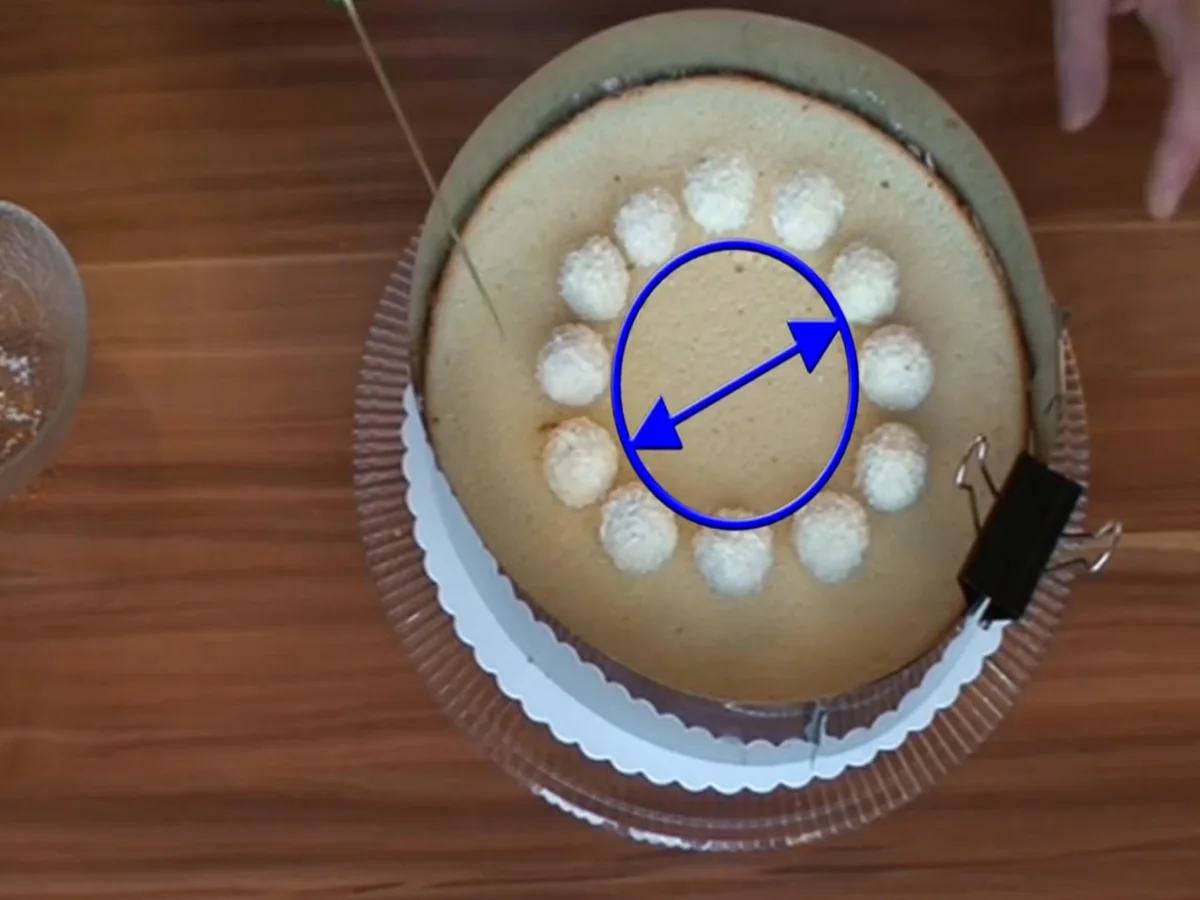 Rezept: Mazu12-Marzipantorte mit Erdbeer-Konfitüre, Sahne, Raffaello und Philadelphia Bild Nr. 2188 Mazu12-Marzipantorte mit Erdbeer-Konfitüre, Sahne, Raffaello und Philadelphia - Rezept - Bild Nr. 2188