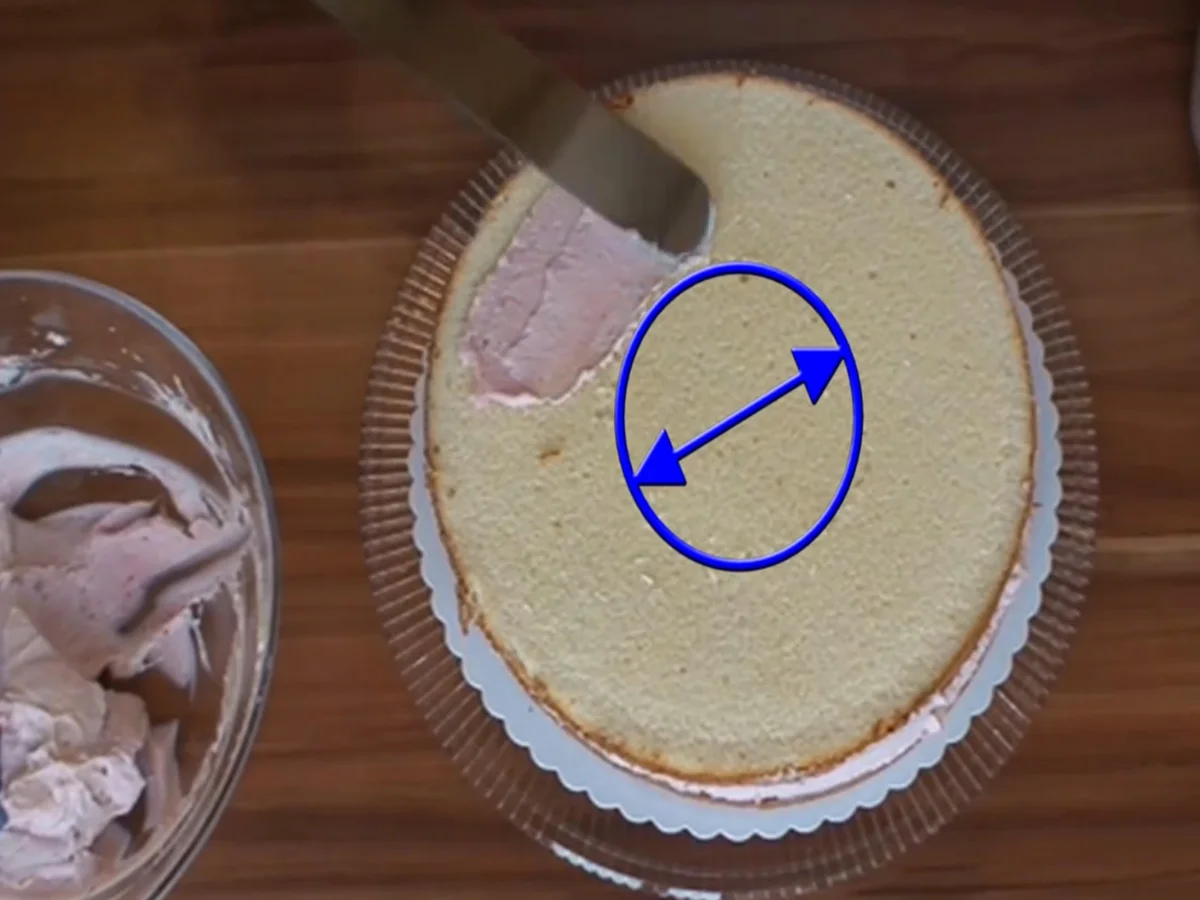 Rezept: Mazu12-Marzipantorte mit Erdbeer-Konfitüre, Sahne, Raffaello und Philadelphia Bild Nr. 2189 Mazu12-Marzipantorte mit Erdbeer-Konfitüre, Sahne, Raffaello und Philadelphia - Rezept - Bild Nr. 2189