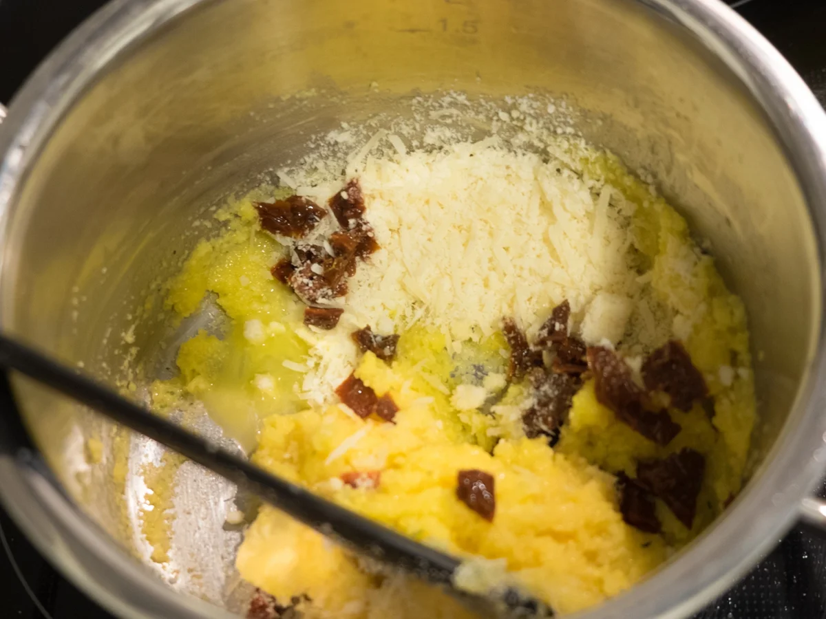 Rezept: Gefüllte Ofentomaten à la Grana Padano Bild Nr. 2198 Gefüllte Ofentomaten à la Grana Padano - Rezept - Bild Nr. 2198