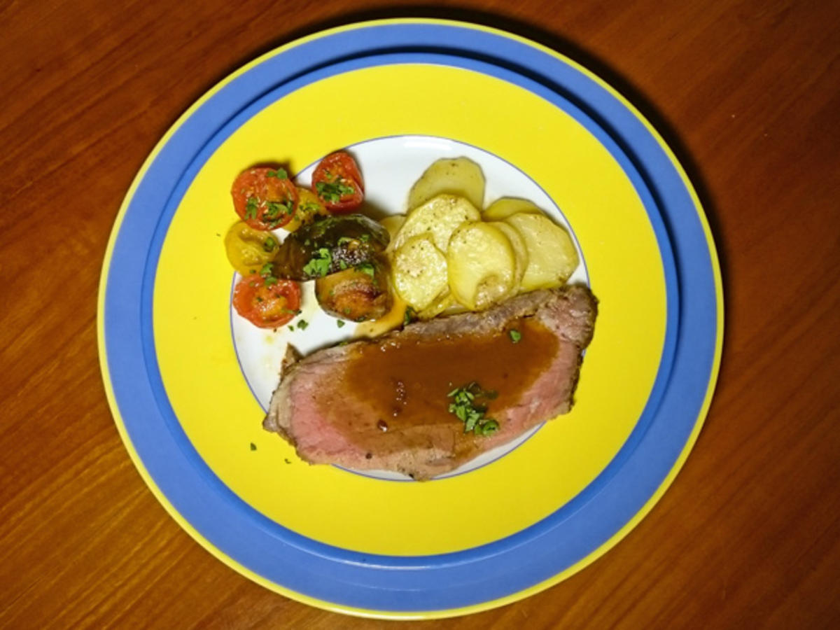 Roastbeef mit getrüffeltem Erdäpfelgratin und bordelaiser Gemüse ...