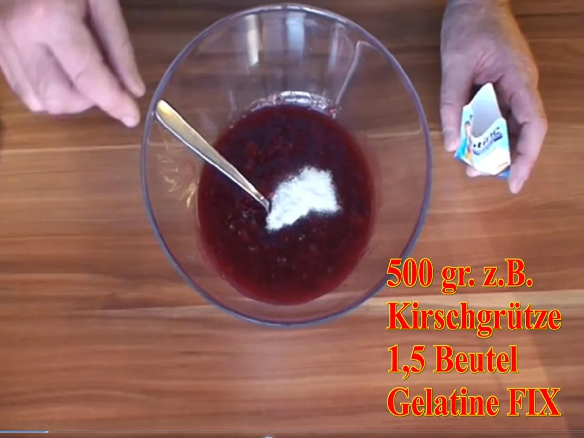 Mazu12-Mascarpone Torte mit Götterspeise und gefärbte Sahne - Rezept - Bild Nr. 2228