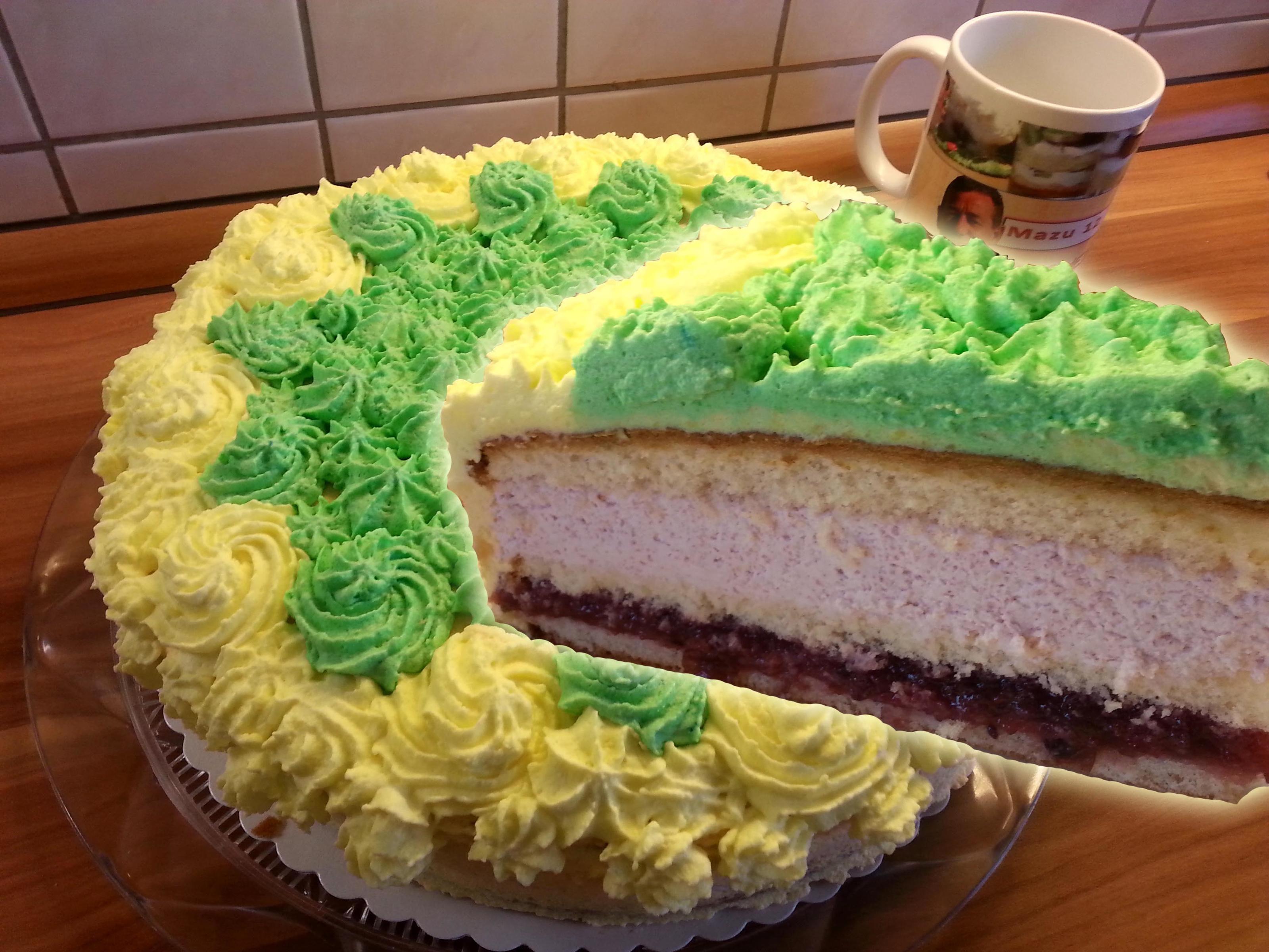 Bilder für Mazu12-Mascarpone Torte mit Götterspeise und gefärbte Sahne - Rezept