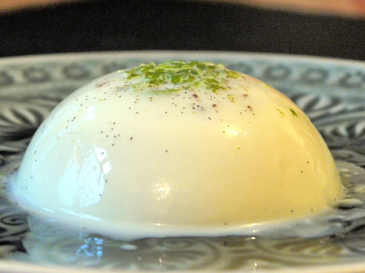 Limetten-Panna Cotta mit beschwipstem Granatapfel - Rezept - Bild Nr. 2292