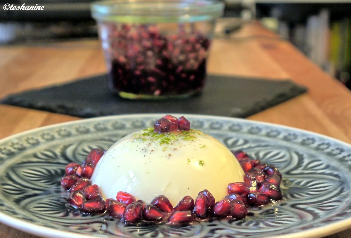 Limetten-Panna Cotta mit beschwipstem Granatapfel - Rezept - Bild Nr. 2293