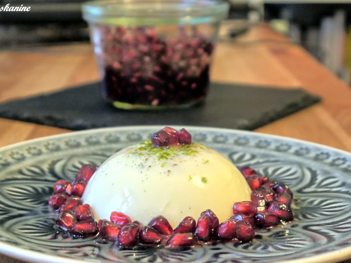 Limetten-Panna Cotta mit beschwipstem Granatapfel - Rezept - Bild Nr. 2293