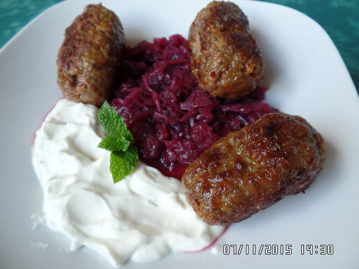 Cevapcici mit Rotkohl - Rezept - Bild Nr. 2284