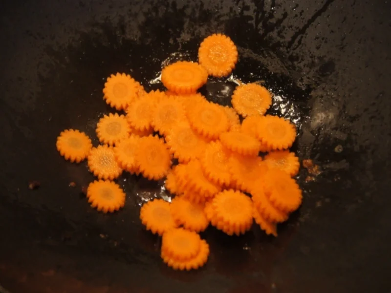 Rezept: Schweinefleischbällchen süss-sauer Bild Nr. 2292 Schweinefleischbällchen süss-sauer - Rezept - Bild Nr. 2292