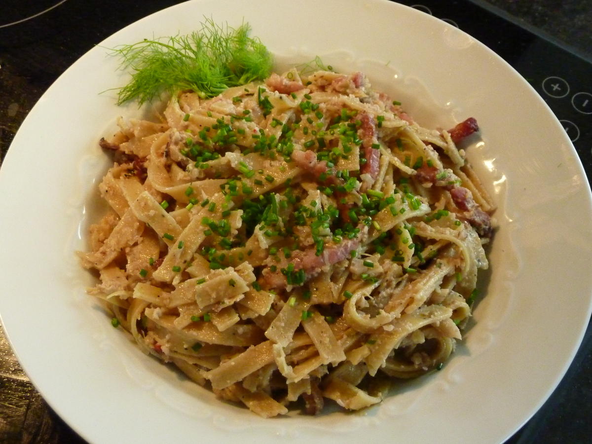 Tagliatelle an Walnüsse-Artischocken Sauce und Speck. - Rezept - Bild Nr. 2300