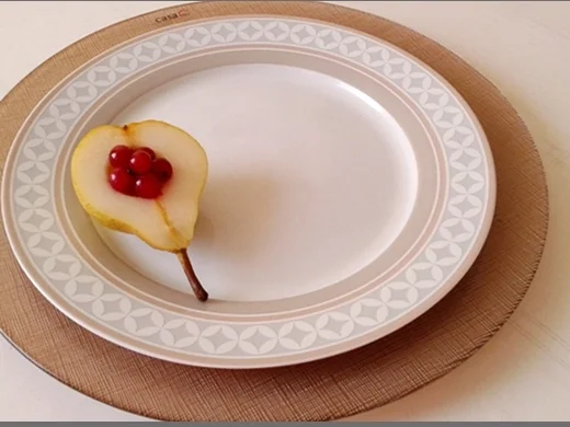 Hirschedelgulasch, Kartoffelklößen und gefüllter Birne - Rezept - Bild Nr. 2322