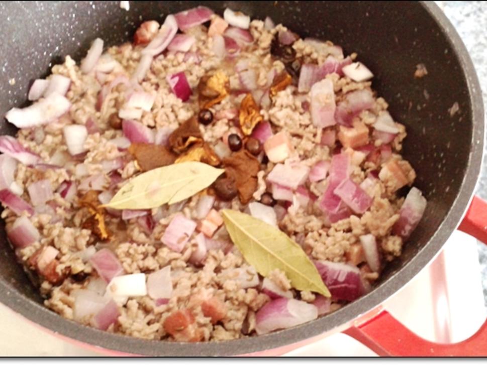 Deftiger Sauerkraut Hackfleisch Eintopf Mit Wurstschnecke Rezept