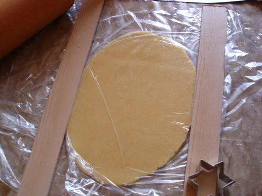 Rezept: Mürbeteigsterne mit Mokka-Spritz Bild Nr. 2320 Mürbeteigsterne mit Mokka-Spritz - Rezept - Bild Nr. 2320