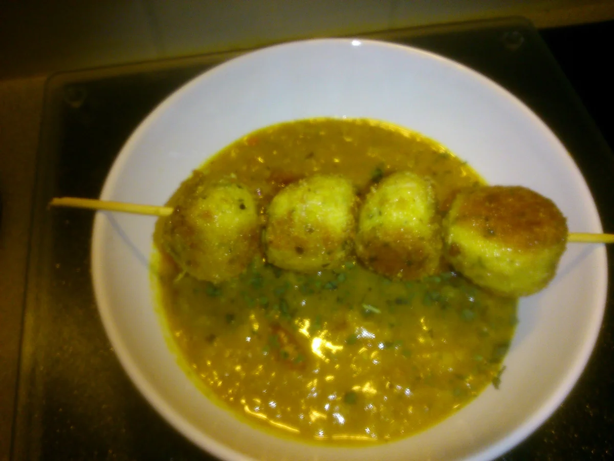 Rezept: Indische Linsensuppe mit Fischbällchen Bild Nr. 2362 Indische Linsensuppe mit Fischbällchen - Rezept - Bild Nr. 2362