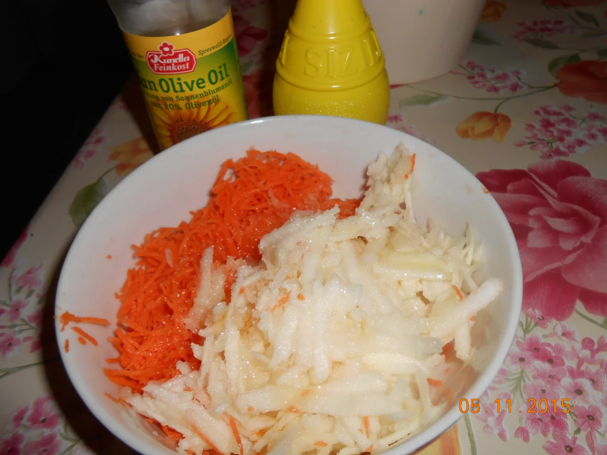 Rezept: Möhren-Apfel-Rohkost Bild Nr. 2397 Möhren-Apfel-Rohkost - Rezept - Bild Nr. 2397
