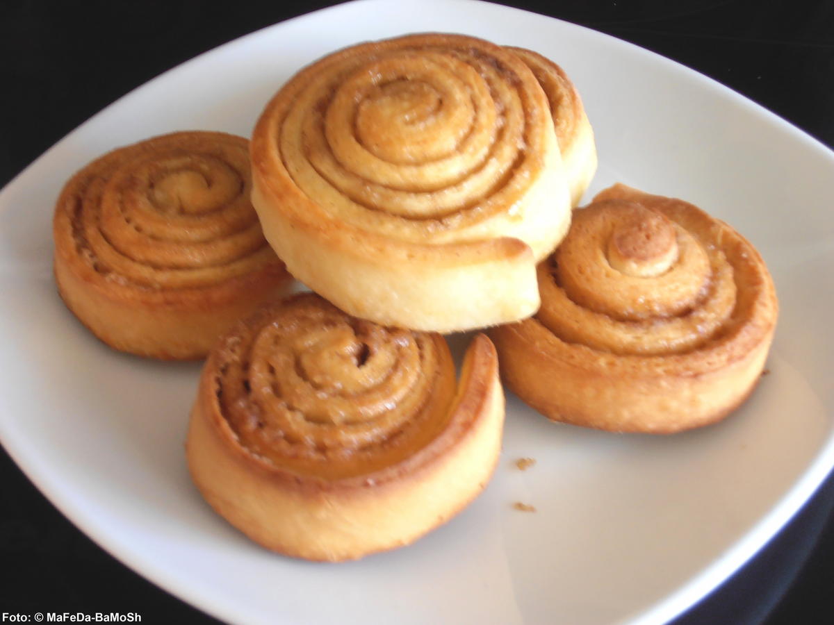 Zimtschnecken mit Weizenmehl Type 405 oder 550 und frische Hefe Rezept mit Bild kochbar.de