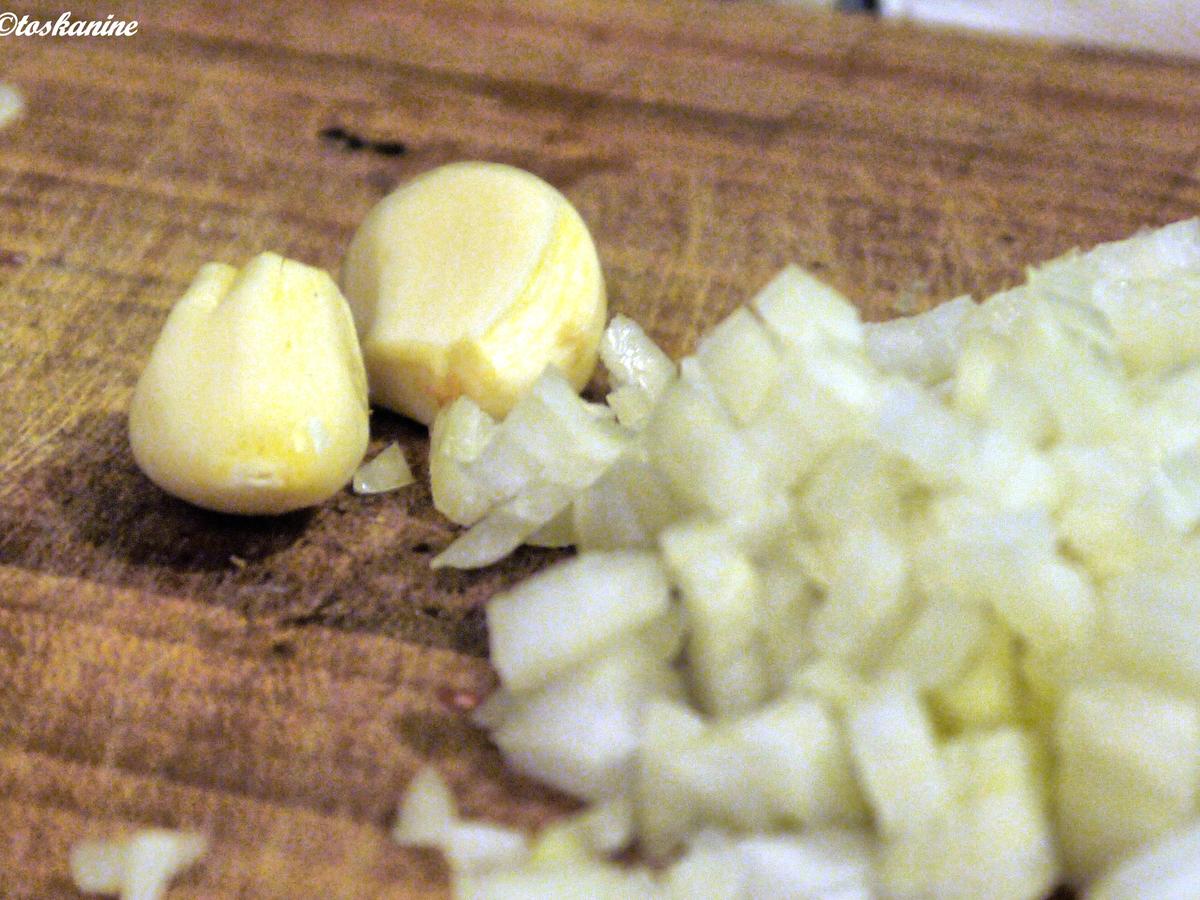 Mandel Hackbällchen in Paprikasauce und mit Käse überbacken - einfach ... Mandel Hackbällchen in Paprikasauce und mit Käse überbacken - einfach ...
