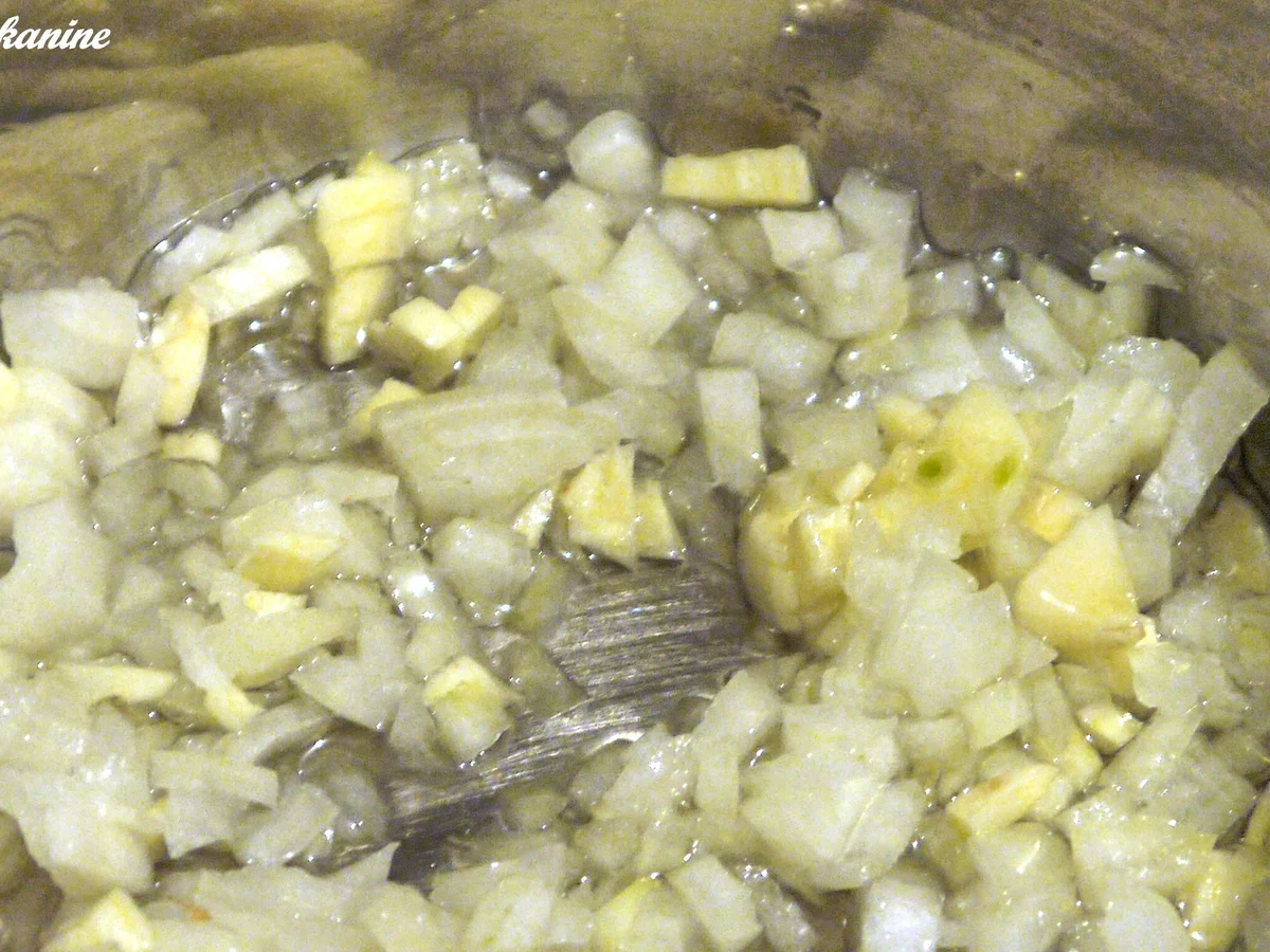 Mandel-Hackbällchen in Paprikasauce und mit Käse überbacken - Rezept - Bild Nr. 2479