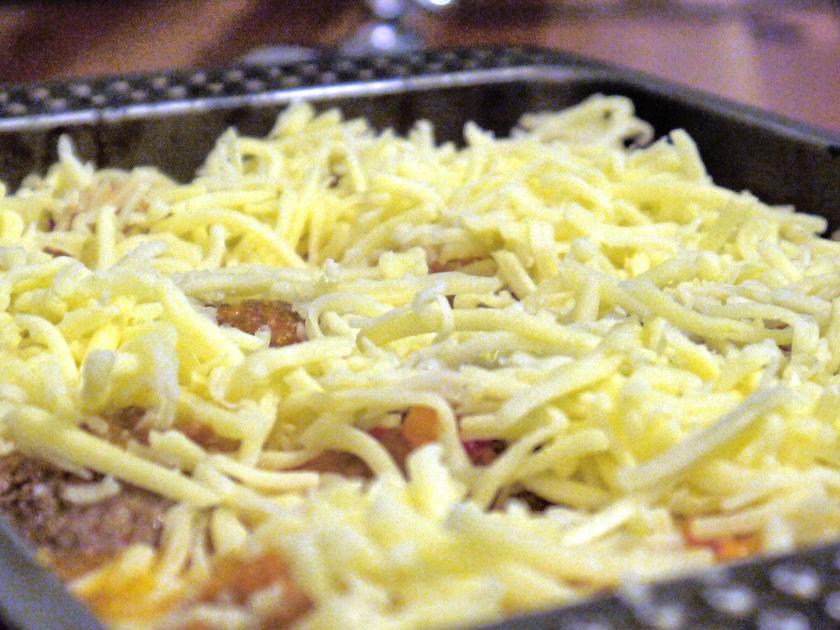 Mandel Hackbällchen in Paprikasauce und mit Käse überbacken - einfach ... Mandel Hackbällchen in Paprikasauce und mit Käse überbacken - einfach ...