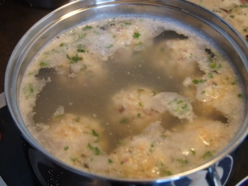 Rezept: Schinken-Semmelknödel mit Steinpilzragout Bild Nr. 2499 Schinken-Semmelknödel mit Steinpilzragout - Rezept - Bild Nr. 2499