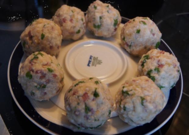 Schinken-Semmelknödel mit Steinpilzragout - Rezept - kochbar.de