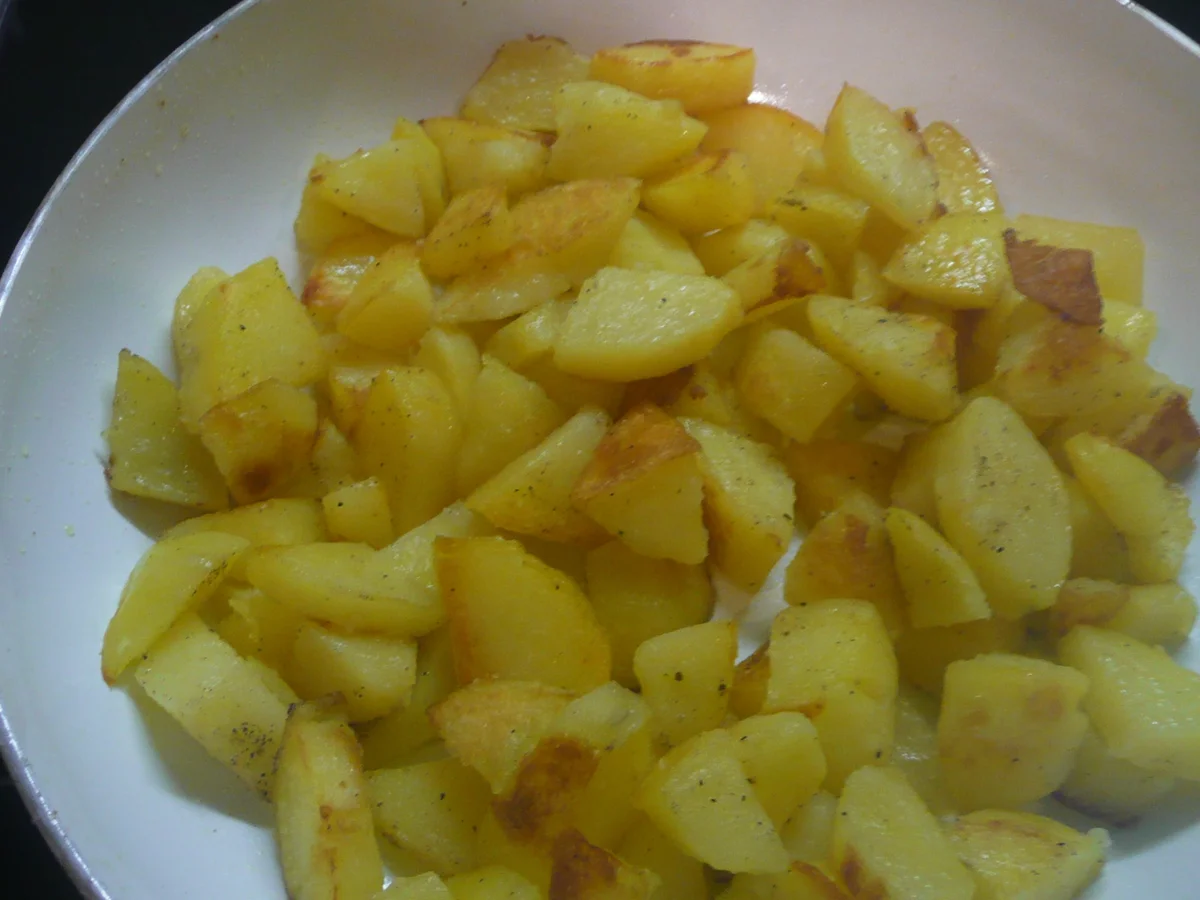 Omelett mit Rahmspitzkohl an Bratkartoffel - Rezept - Bild Nr. 2515